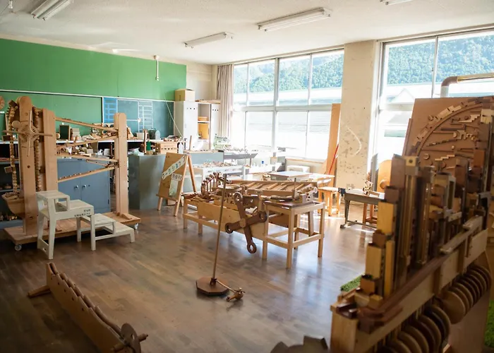 木を楽しむ一棟貸しの宿「ウッドヴィラ 心楽 -Shigura-」